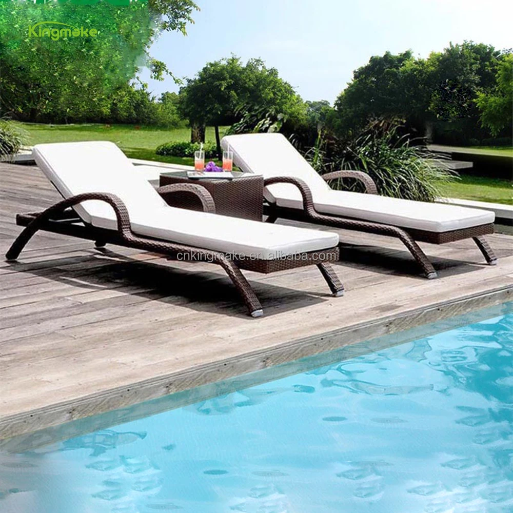 Leisure beach chair sun lounger adjustable Rattan Daybed suitable for hotel poolside garden Daybed