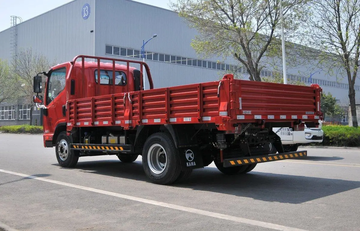 Низкая цена грузовой автомобиль KAMA Single-3seats 6 колес новый 5-тонный