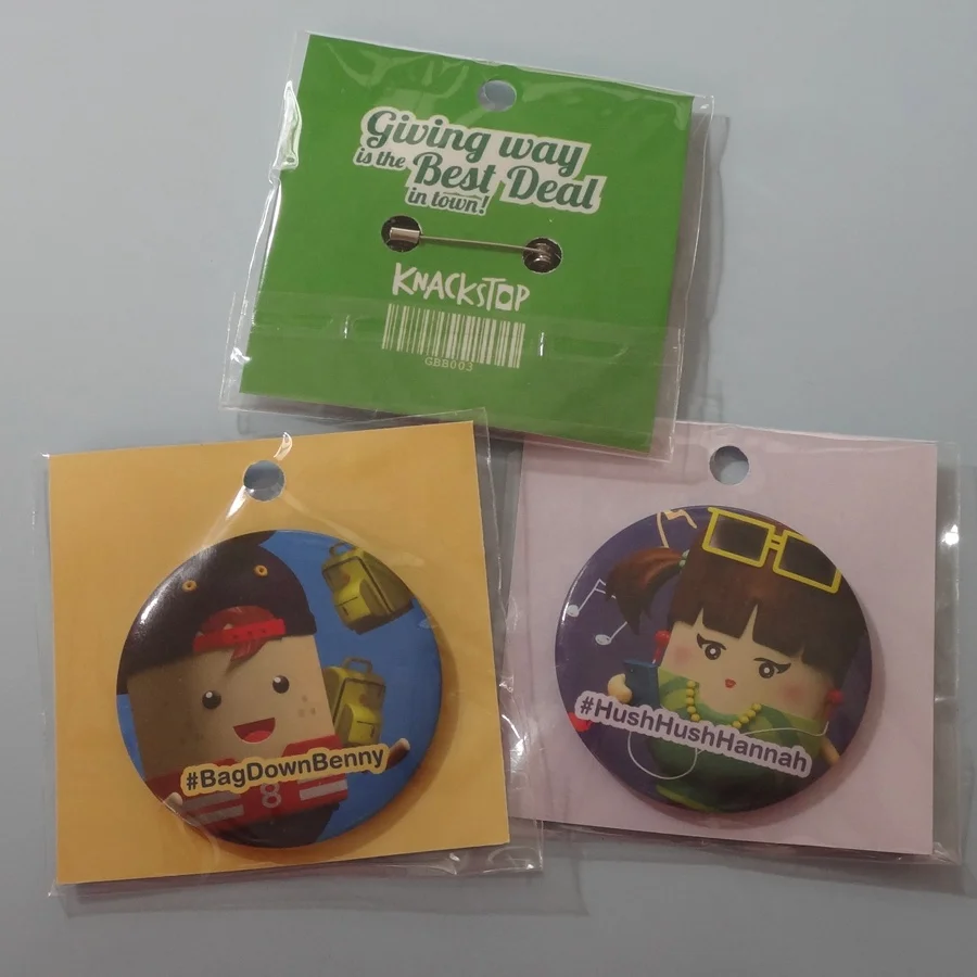 Hot selling custom personnalised button pin and badge in card supplies