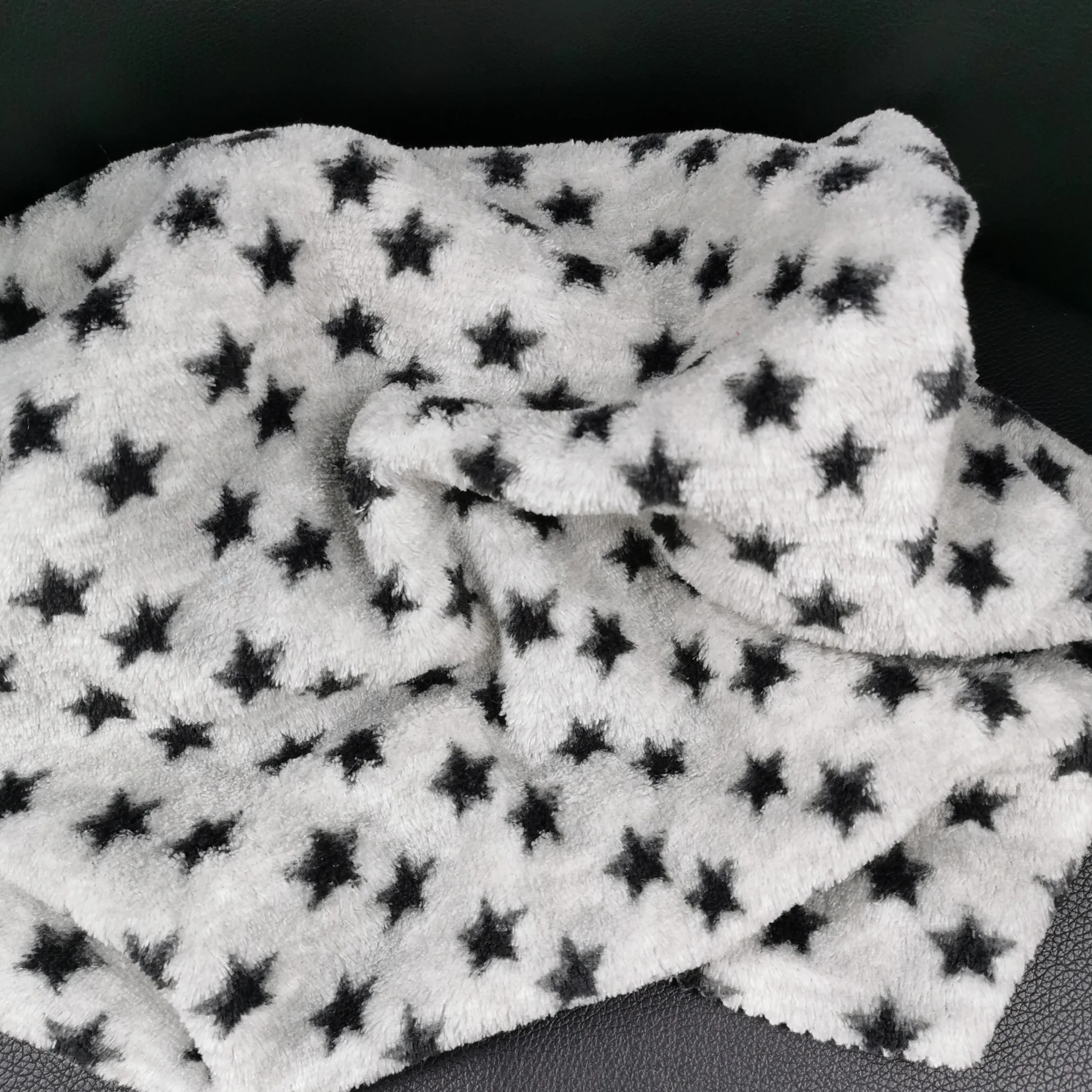 
High quality luxury lightweight 100%polyester Star Design Printing Coral Velvet Blanket Grament 