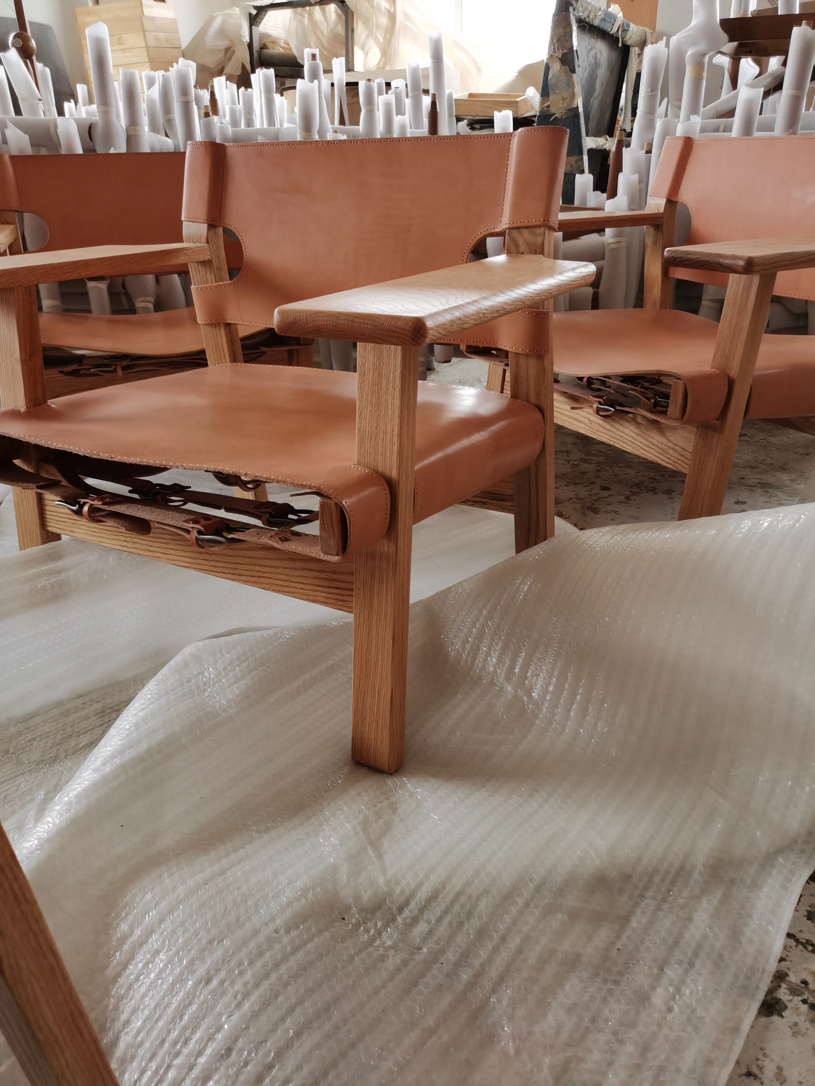 Living Room Vegetable Tanned Saddle Genuine Leather Danish Design Lounge Chair Armchair Soap White Walnut Wood OAK Spanish Chair