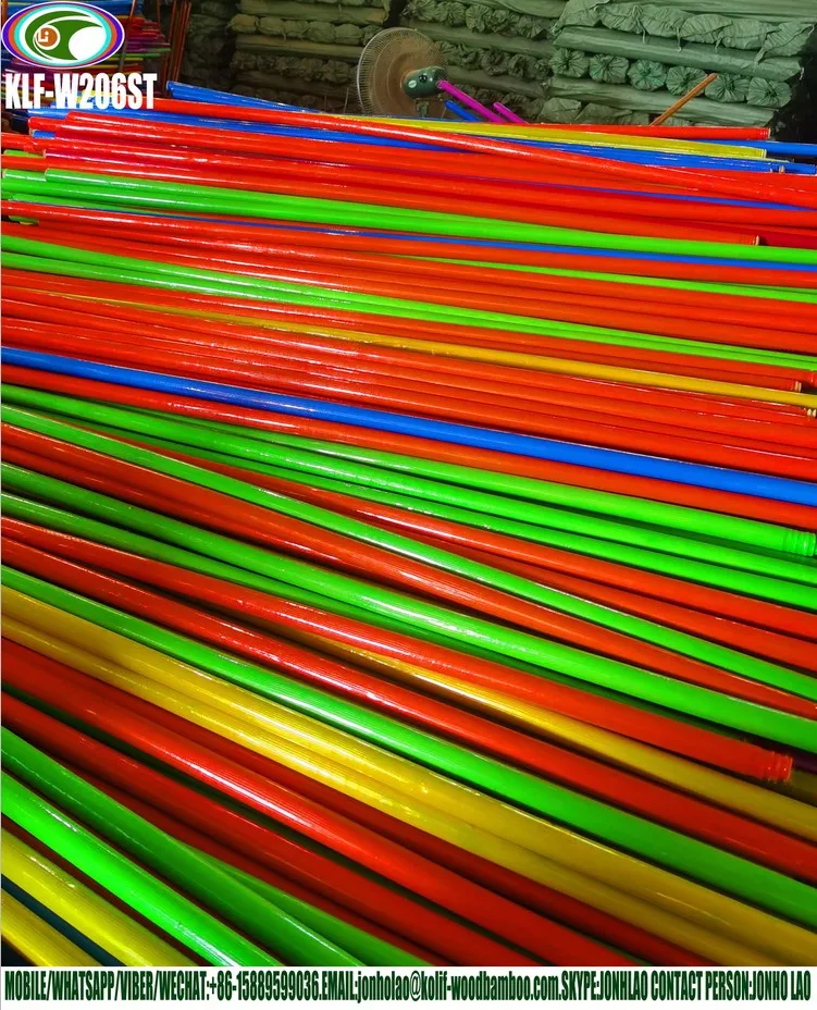 120cm ribbed pvc coated wooden broom handle wooden broom sticks with one end Italian thread and another end plastic  hanger