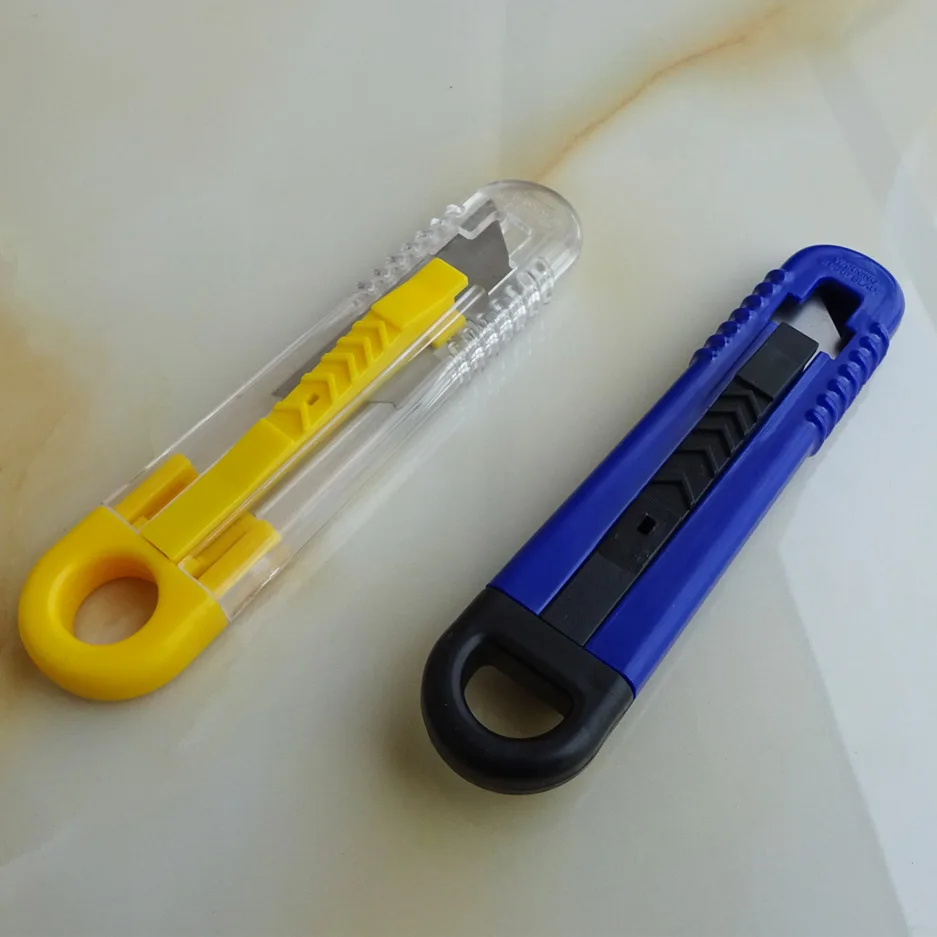 Both hands can be used Retractable  Safety cutter Knife