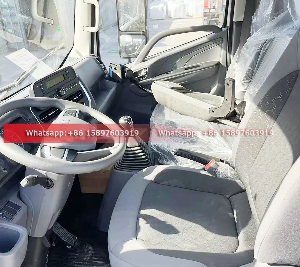 New Model T822 Small Light JMC Carrying Plus Cargo Truck With Euro 2  Engine 92HP For Sales