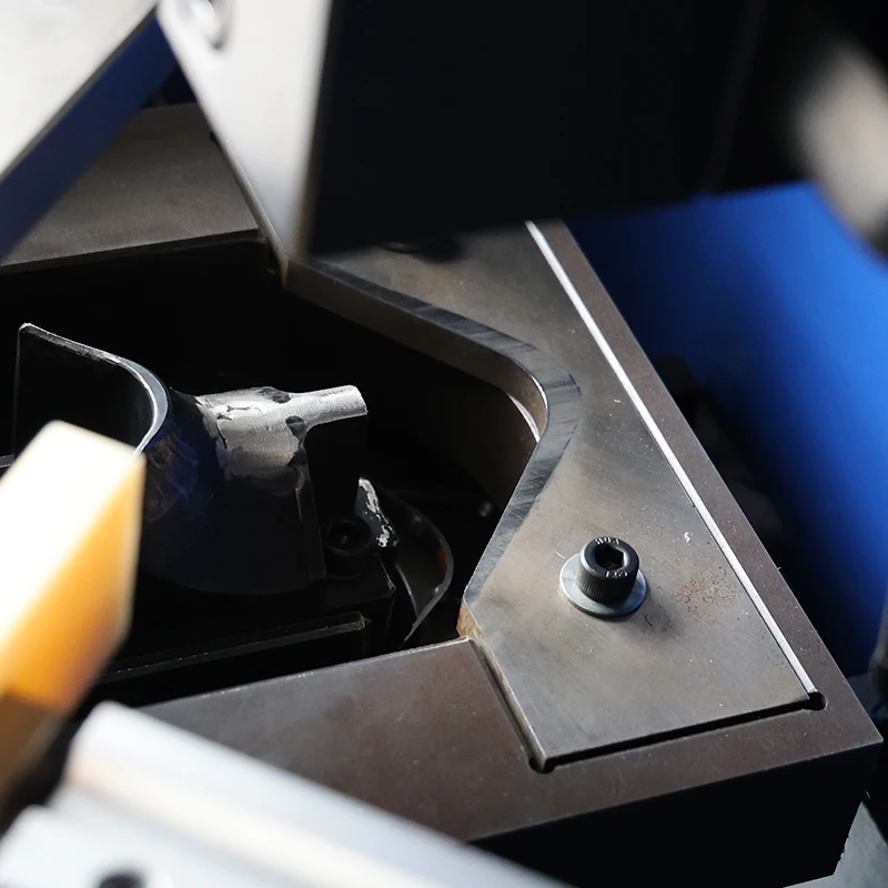 High Performance 380V/220V 3P CNC Metal Panel Corner Forming Machine