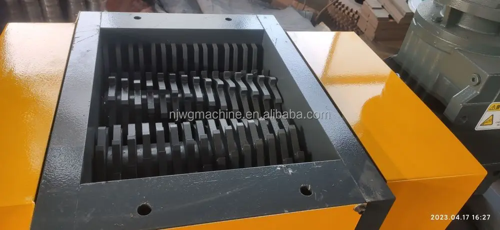 equipment high price Best Sale recycling scrap tires paper shredder machine used tyre mobile small tire shredder for sale