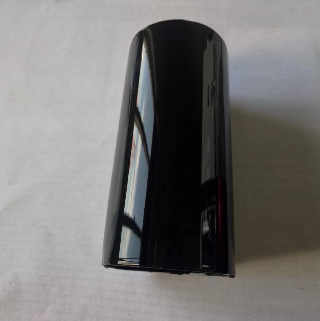 Блестящий черный