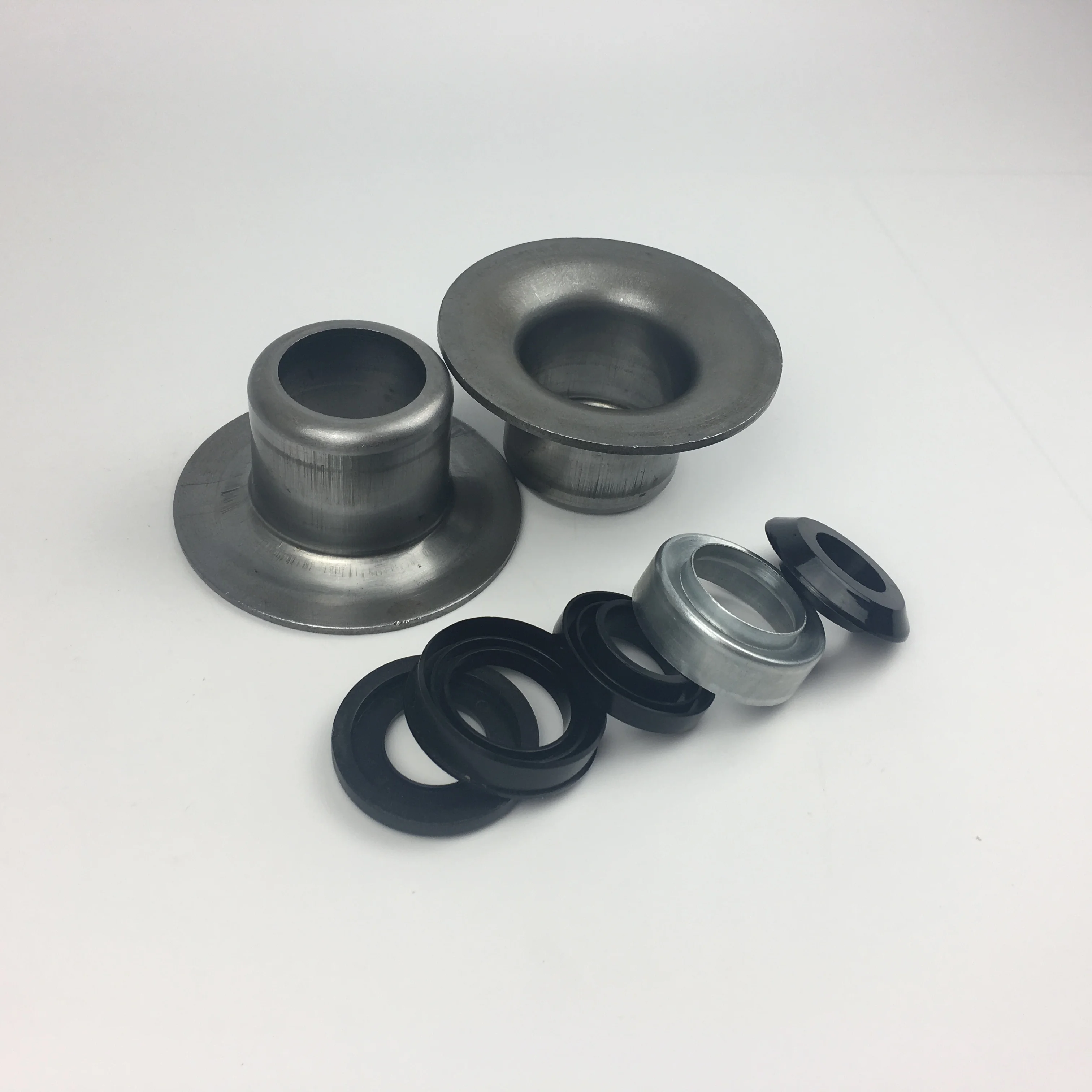 High precision punched bearing housing and shaft labyrinth seal for conveyor roller 6205/114 mm tube