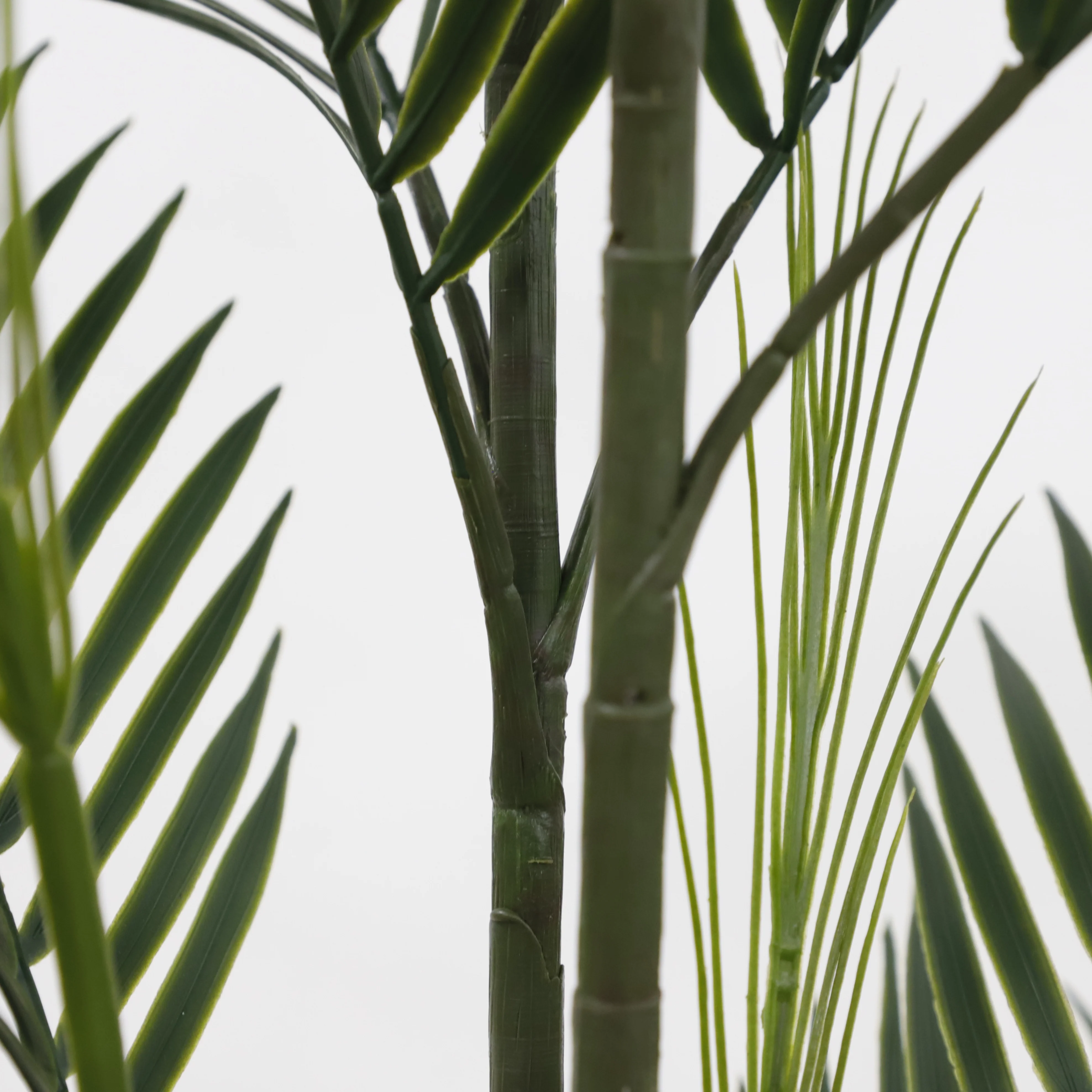 Morden Nordic Home Decor Plastic Fake Plants Artificial Palm Tree Interior Decor Room Fake Palm Trees Artificial Kwai Tree