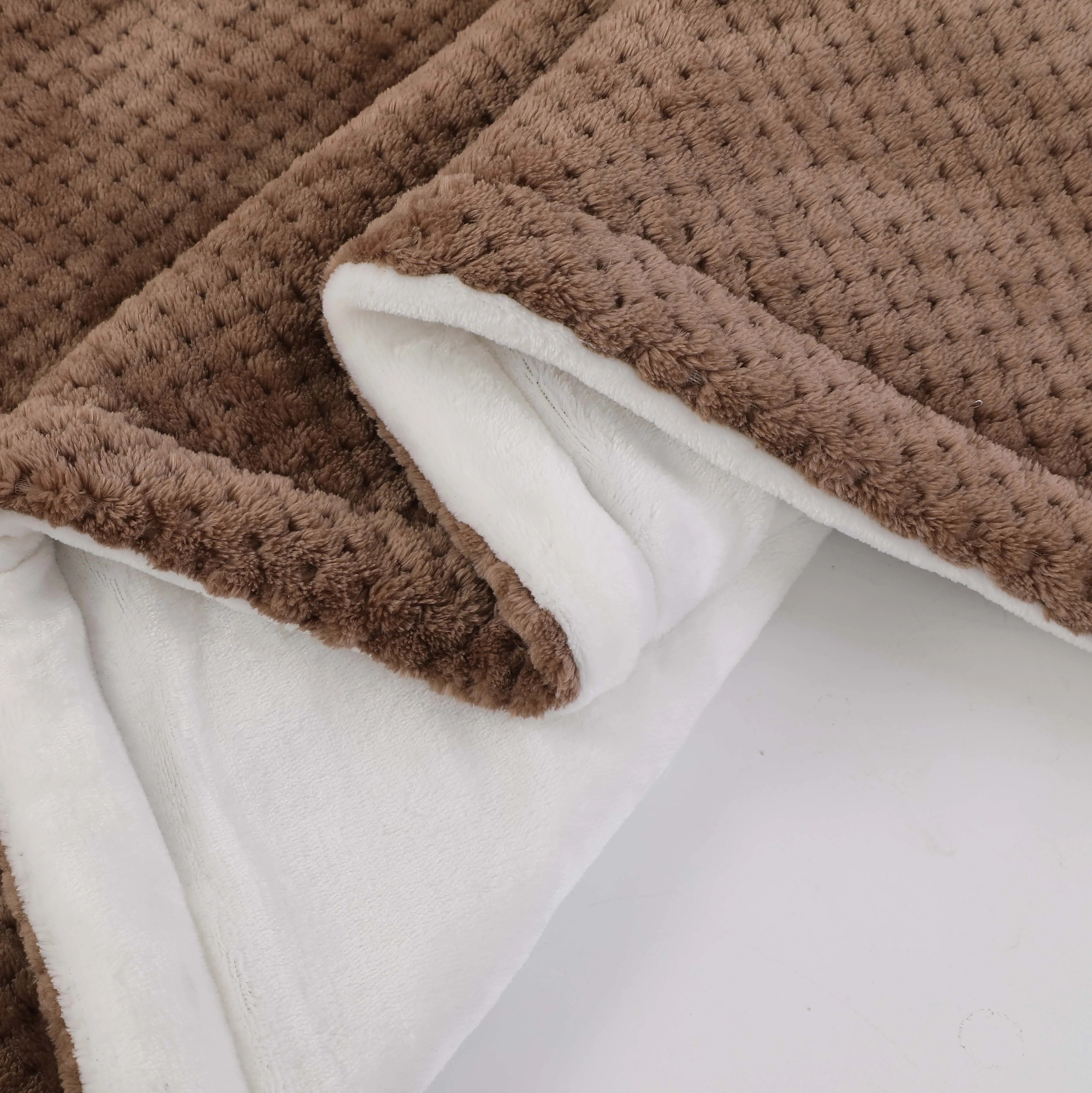 Safe Electric Flannel Blanket with Red Plaid Pattern, Heated Blanket