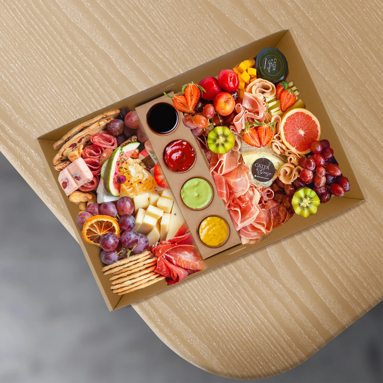 Eco Friendly Party Kraft Paper Cardboard Picnic Boxes Catering Packaging Platter Box Dessert Packaging Box with Dividers