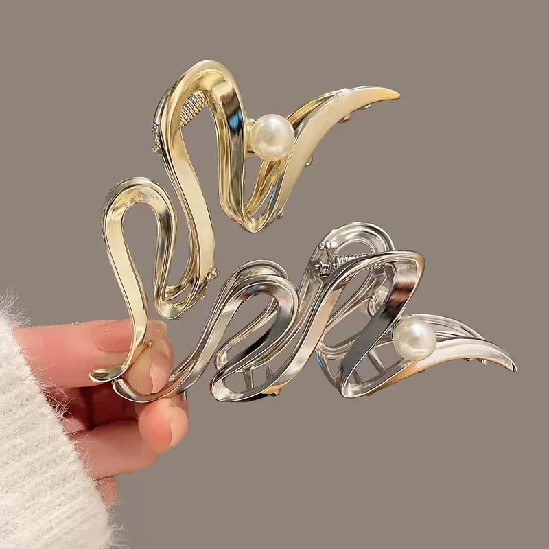 INS Irregular Metal Grab Clip Lady Wavy Pearls Metal Hair Clips New Arrival Irregular Extra Large Hair Claw Clips For Thick Hair