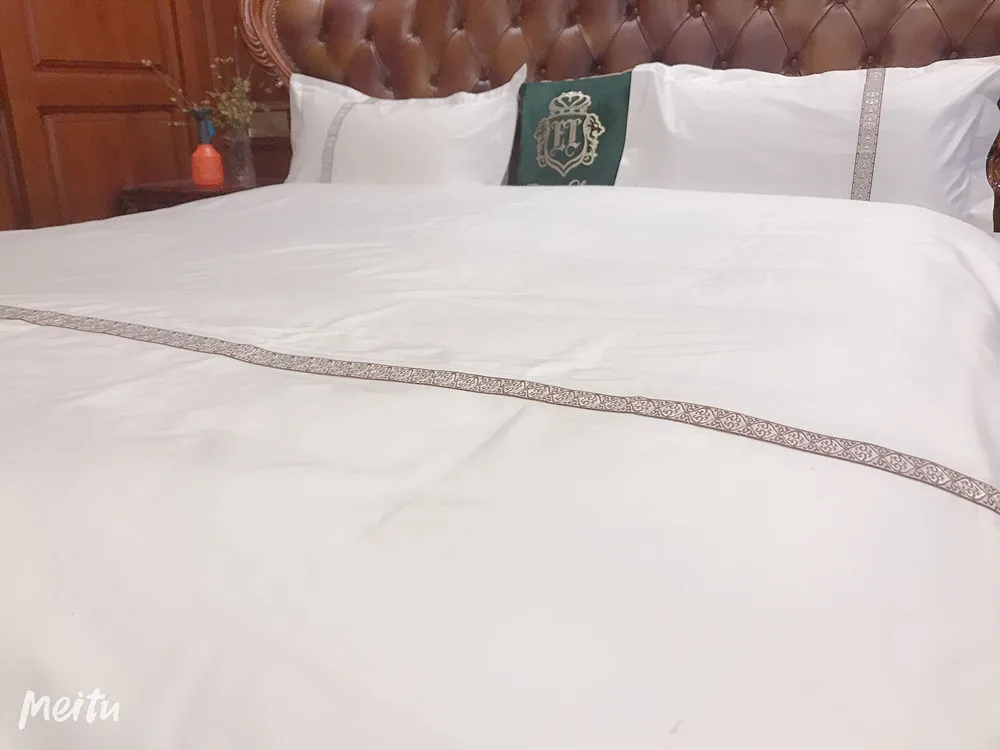 Deeda factory 300TC sateen white hotel linen size for duvet cover and bed sheets