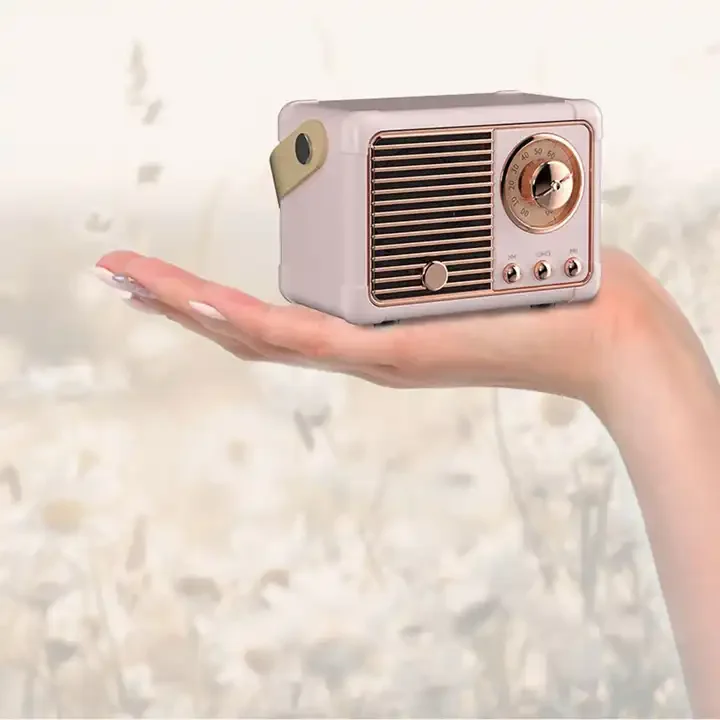 Retro Outdoor Wireless Speaker Bass Mini Bluetooth Speaker  with fm Radio TF Card/USB Flash Disk