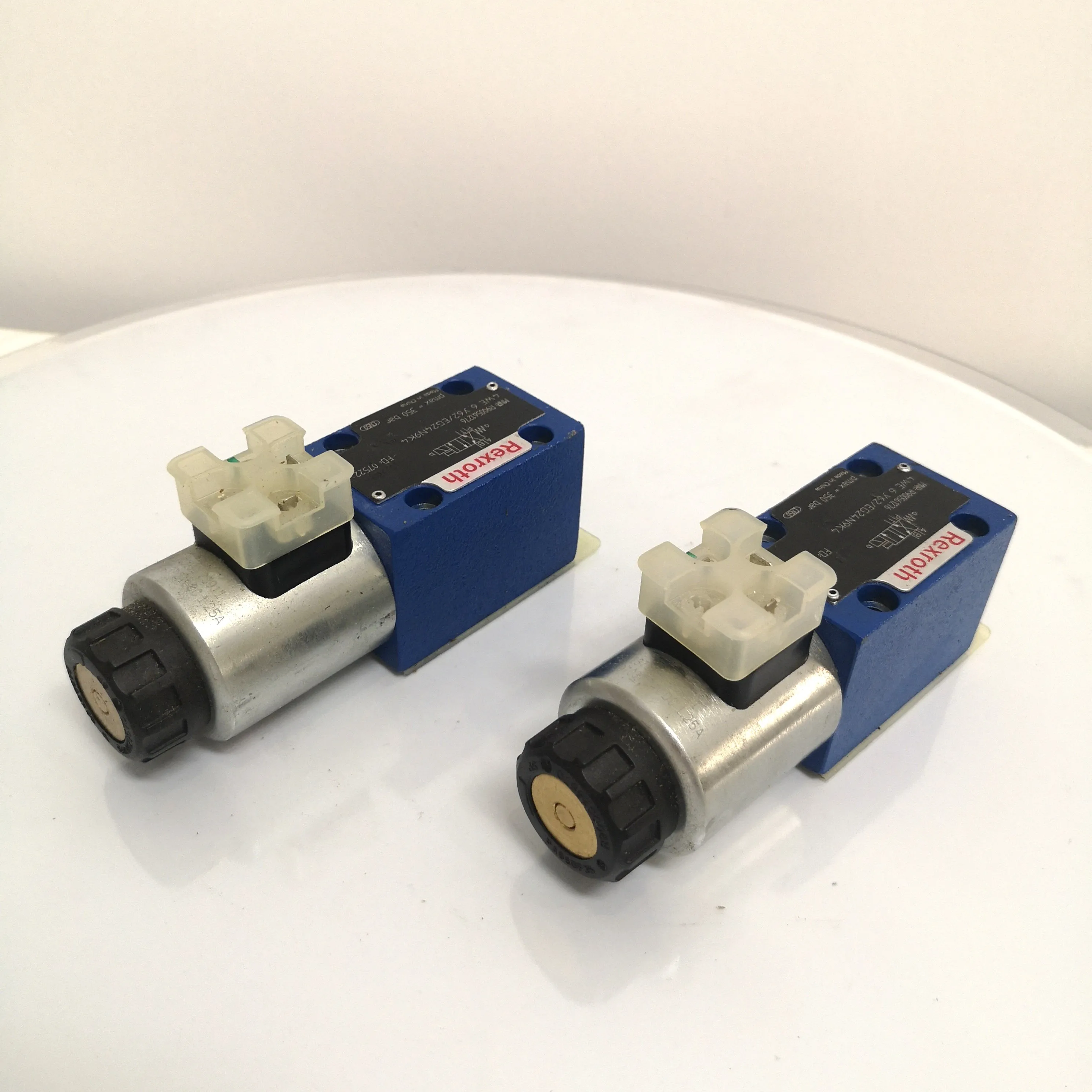 4we6y62/Eg24n9K4 R900561276 Solenoid Directional Valve for Rexroth in Stock