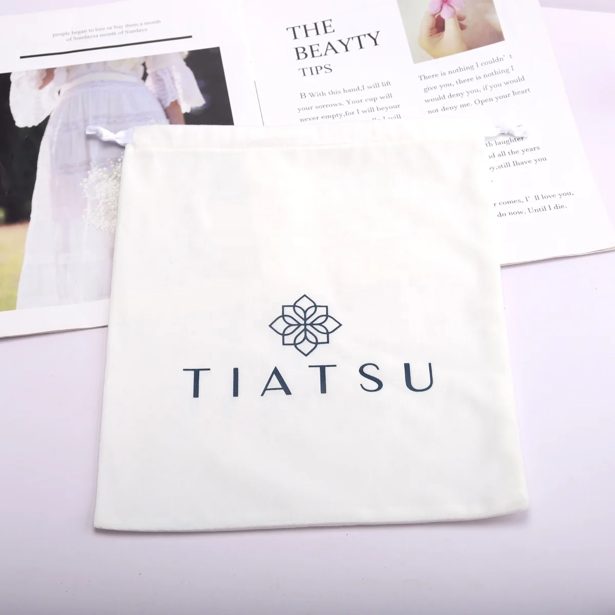 Custom Logo Printing White Velvet Drawstring Dust Sock Shoe Pouch Reusable Plush Flannel Shopping Velvet Bag