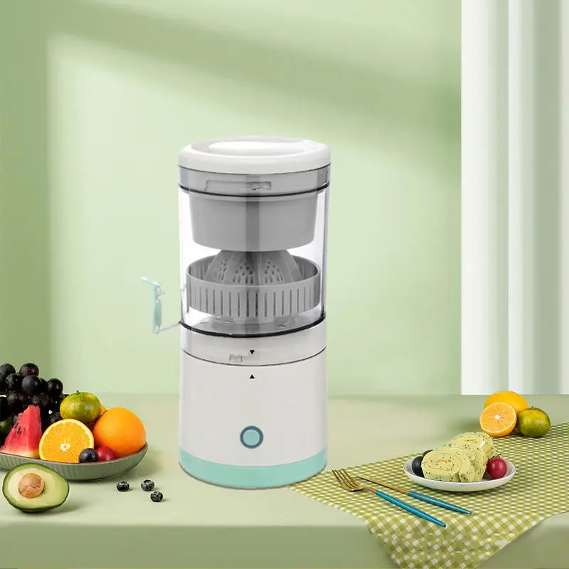Portable Rechargeable juices Automatic Mixing Juicer Low Noise Small Home Juice Machine with USB Power Source