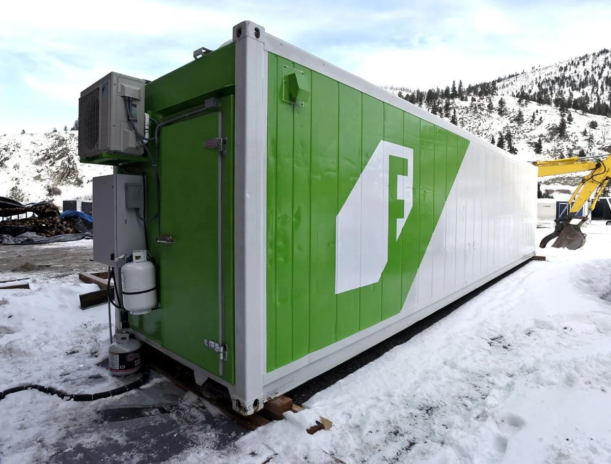 Гидропонная контейнерная система с вертикальной фермерской системой