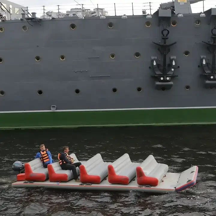 Высококачественный надувной водяной плавающий плот или снежной сани диван надувная лодка платформа с диваном