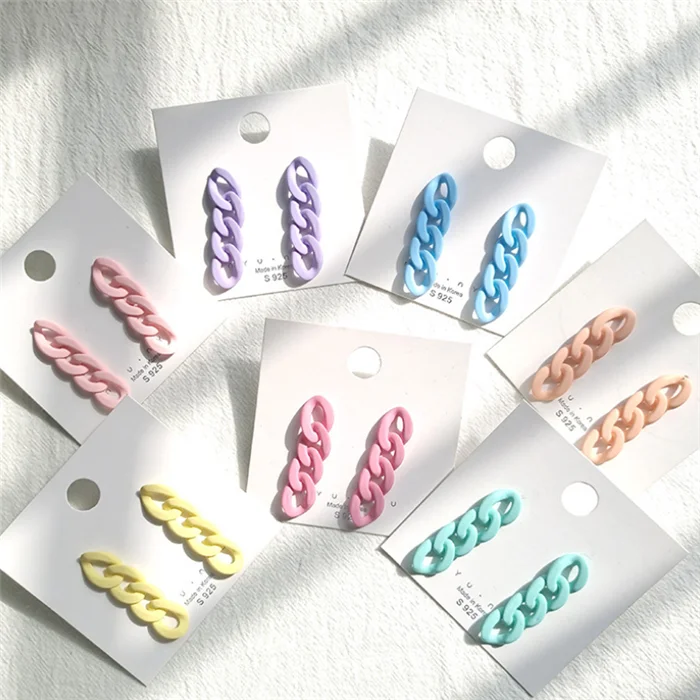 chain earrings (3).png