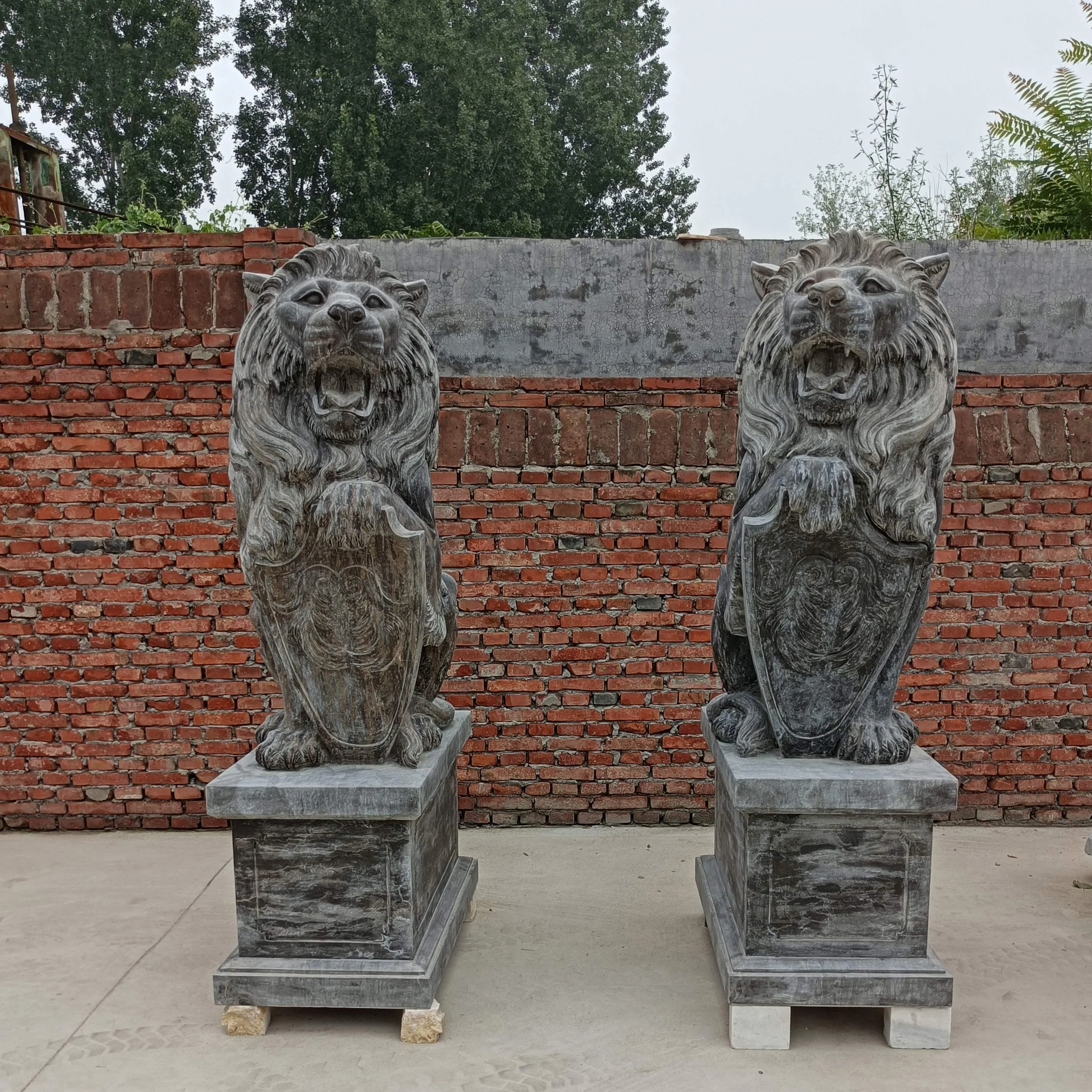 Decorative Craft Black Natural Rock Granite Marble Stone Carving Laying Sleeping Lion Statue For Gate