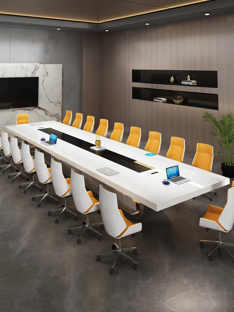 Большой офисный стол для конференций длинный простой современный прямоугольный конференц-зала с белой краской и стул