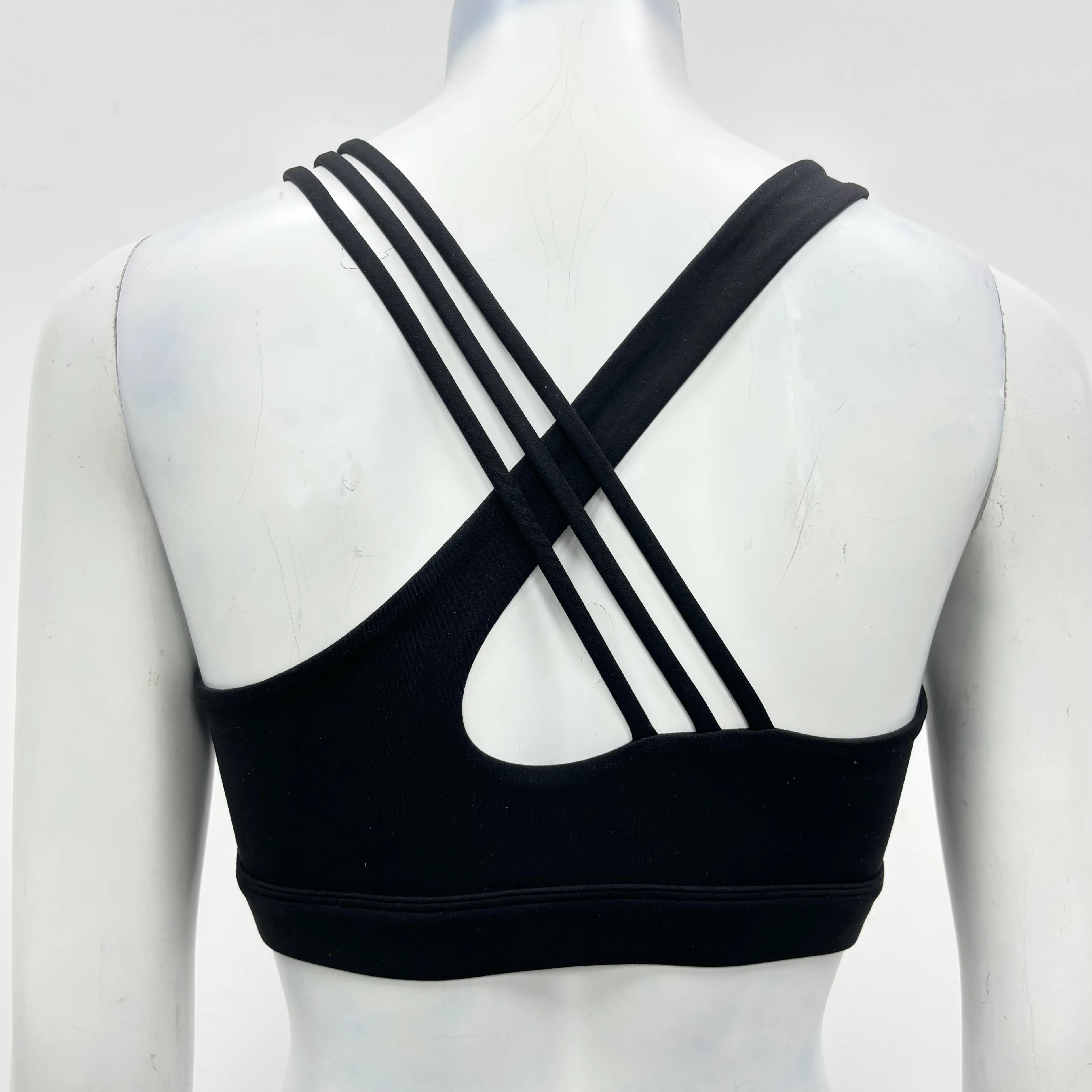 Custom New 2024 Medium Support Yoga Bra Criss-Cross Back Padded Strappy Sports Bras with Removable Cups