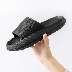 Manufacturers wholesale cheap indoor bath home leisure comfortable stepping on shit feeling men and women slippers