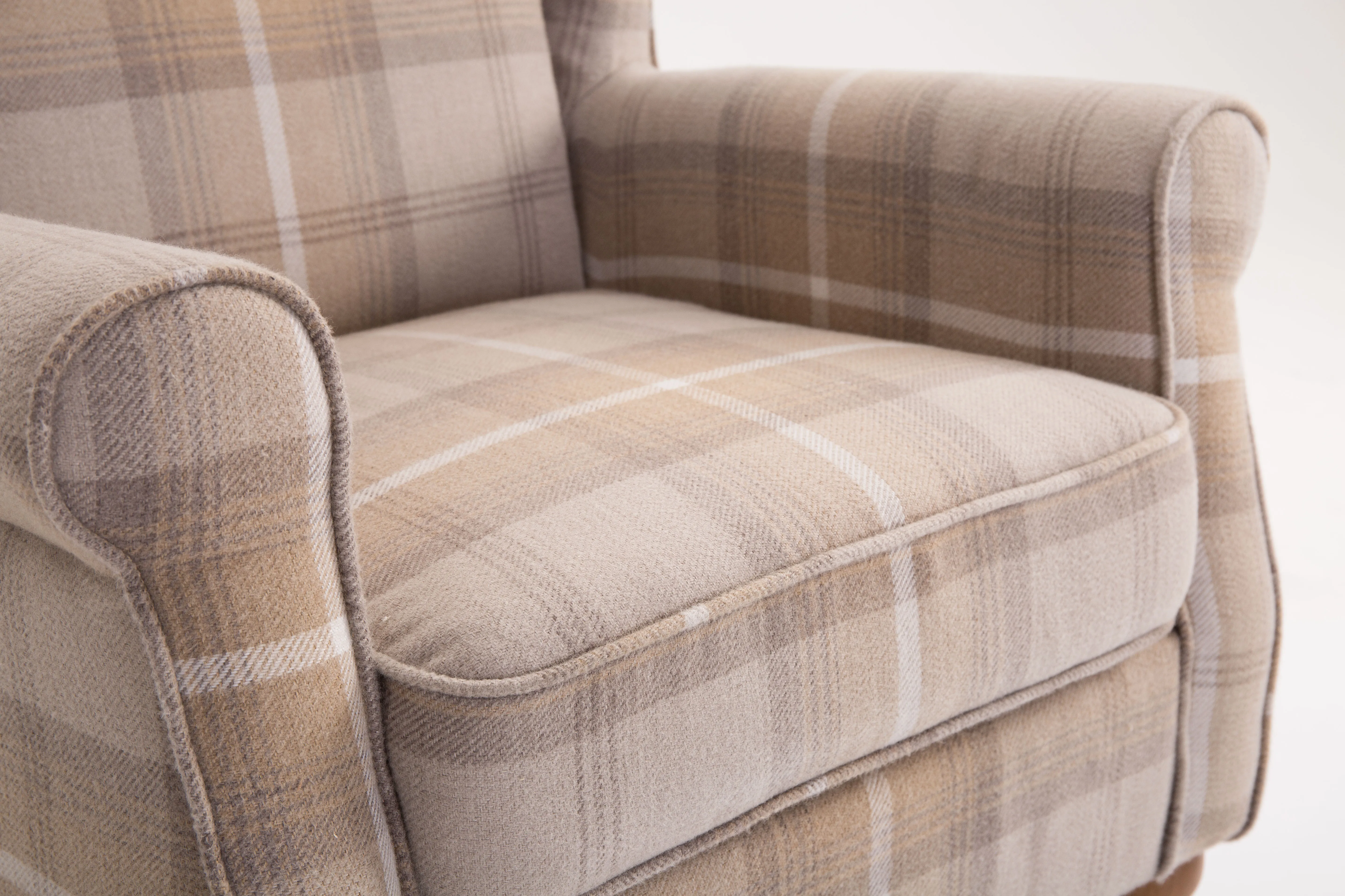 Classic Brown Fabric Upholstered Solid Wood Legs Living Room Accent Chair Armchair