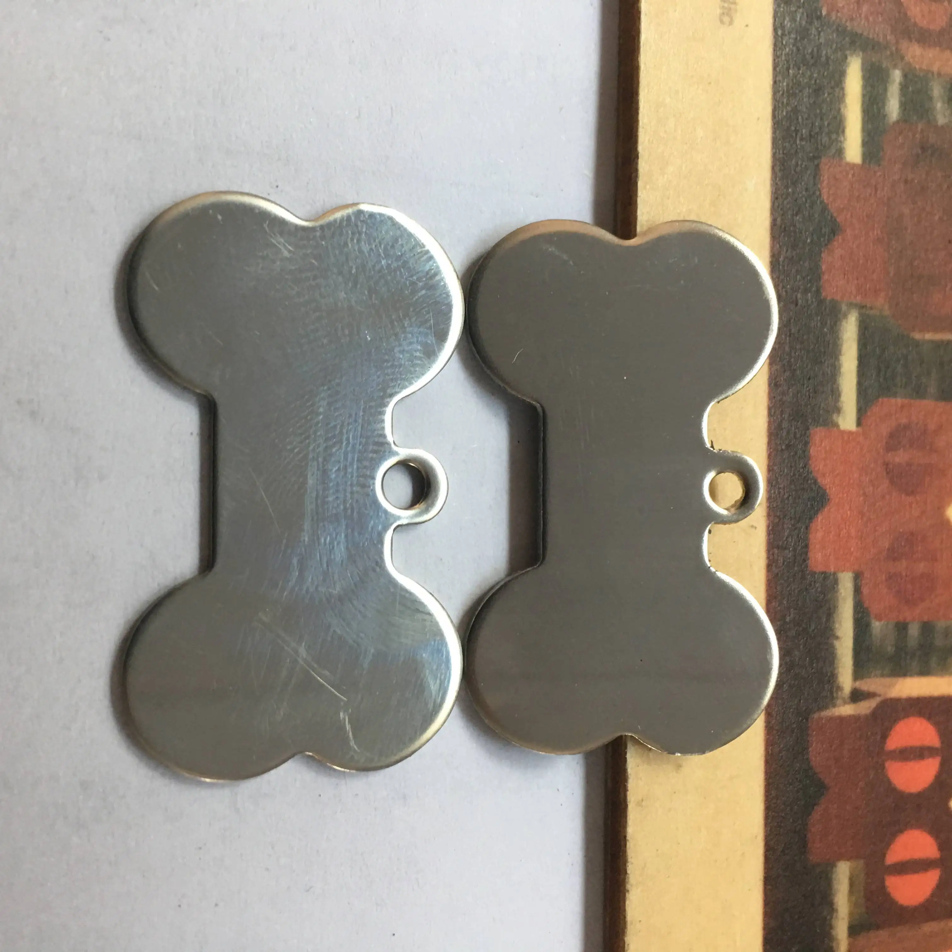 Customized Shape Brass Copper Aluminum Stainless Steel Dog Tags with Logo