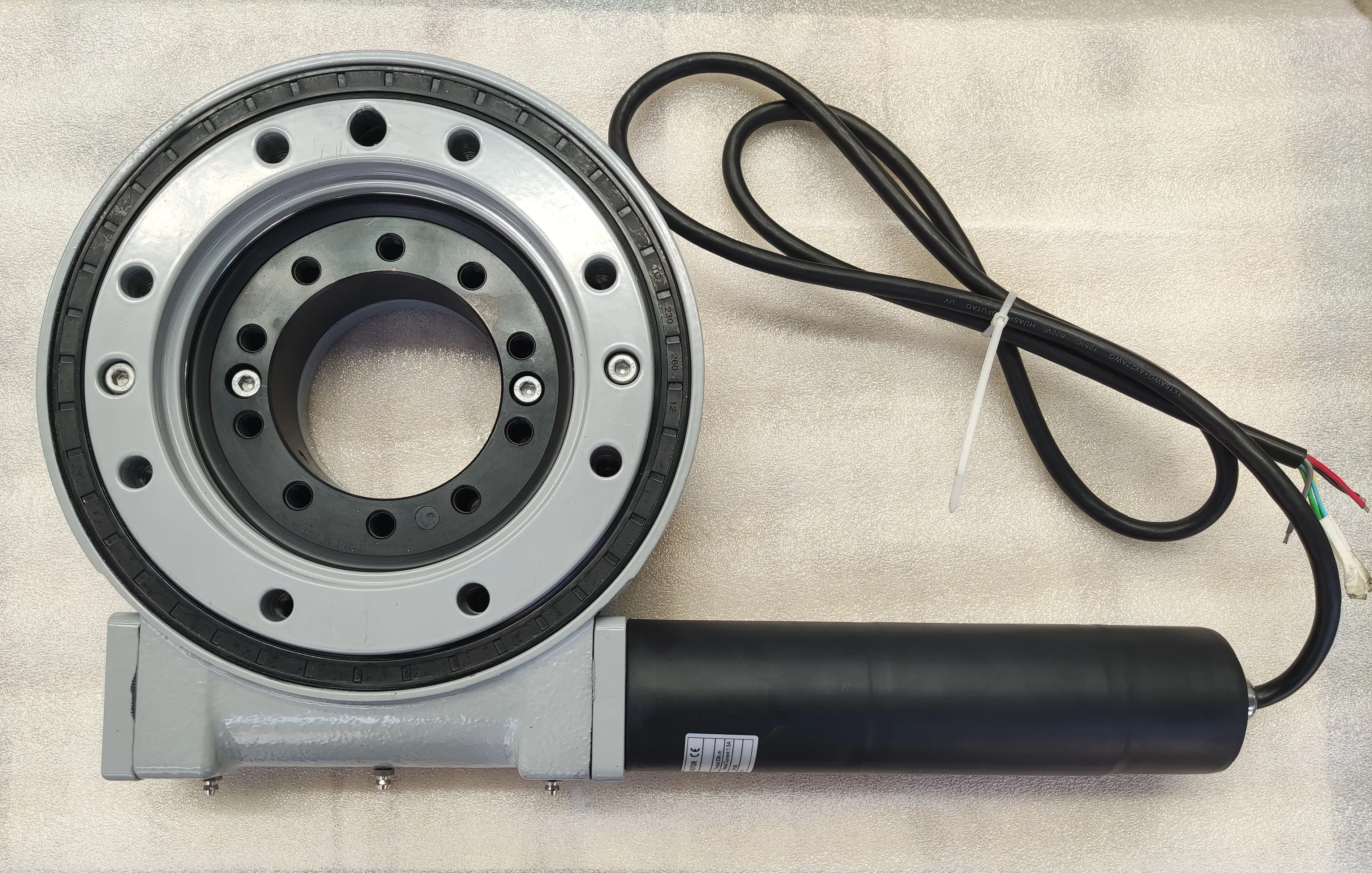 Solar tracker panel worm gear SE7 7 inches slewing drive with DC motor