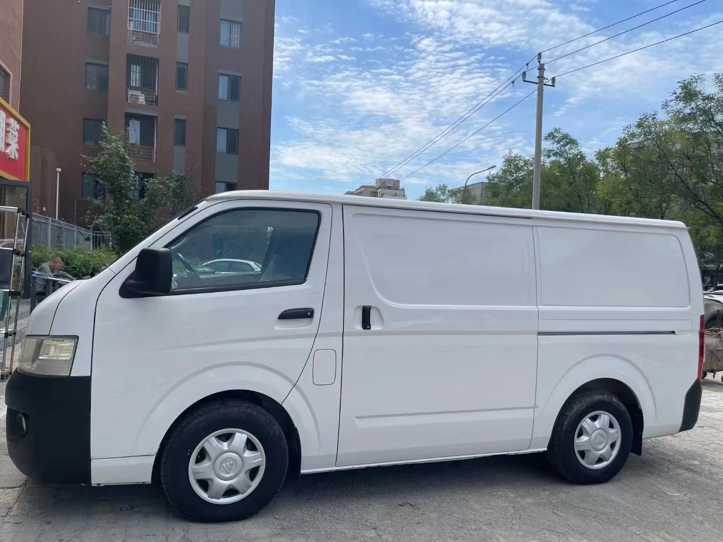 Mini cargo van diesel gasoline 2.8L RHD Fton view C2 cargo van bus
