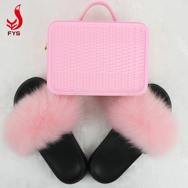 
Low moq luxury fluffy fox fur slippers crossbody matching pink jelly purses and fur slides 