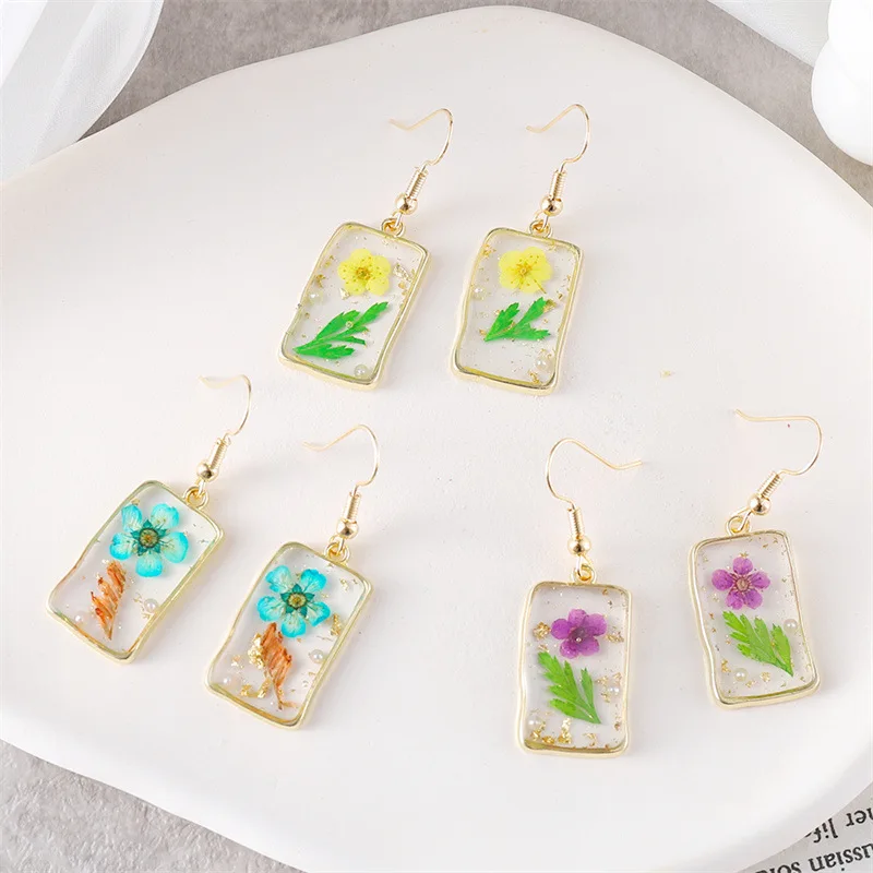 Fashionable Handmade Transparent Resin Dried Flower Pendant Earrings with Countryside Style Geometric Square Versatile Jewelry