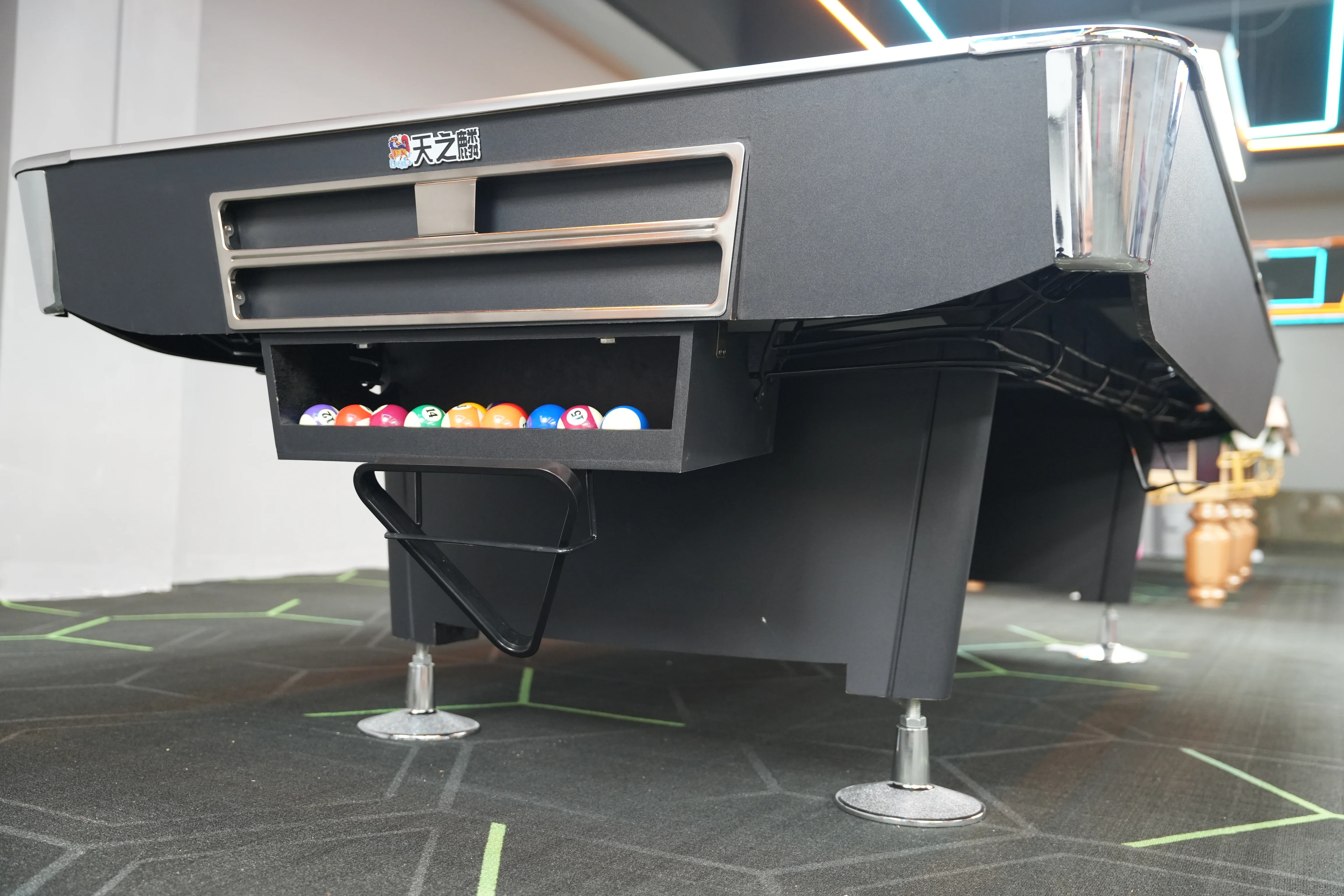 Professional 9Ft Indoor Pool Billiards Table Modern Designs Solid Wood Slate Standard Size 9 Ft Snooker Sports Game