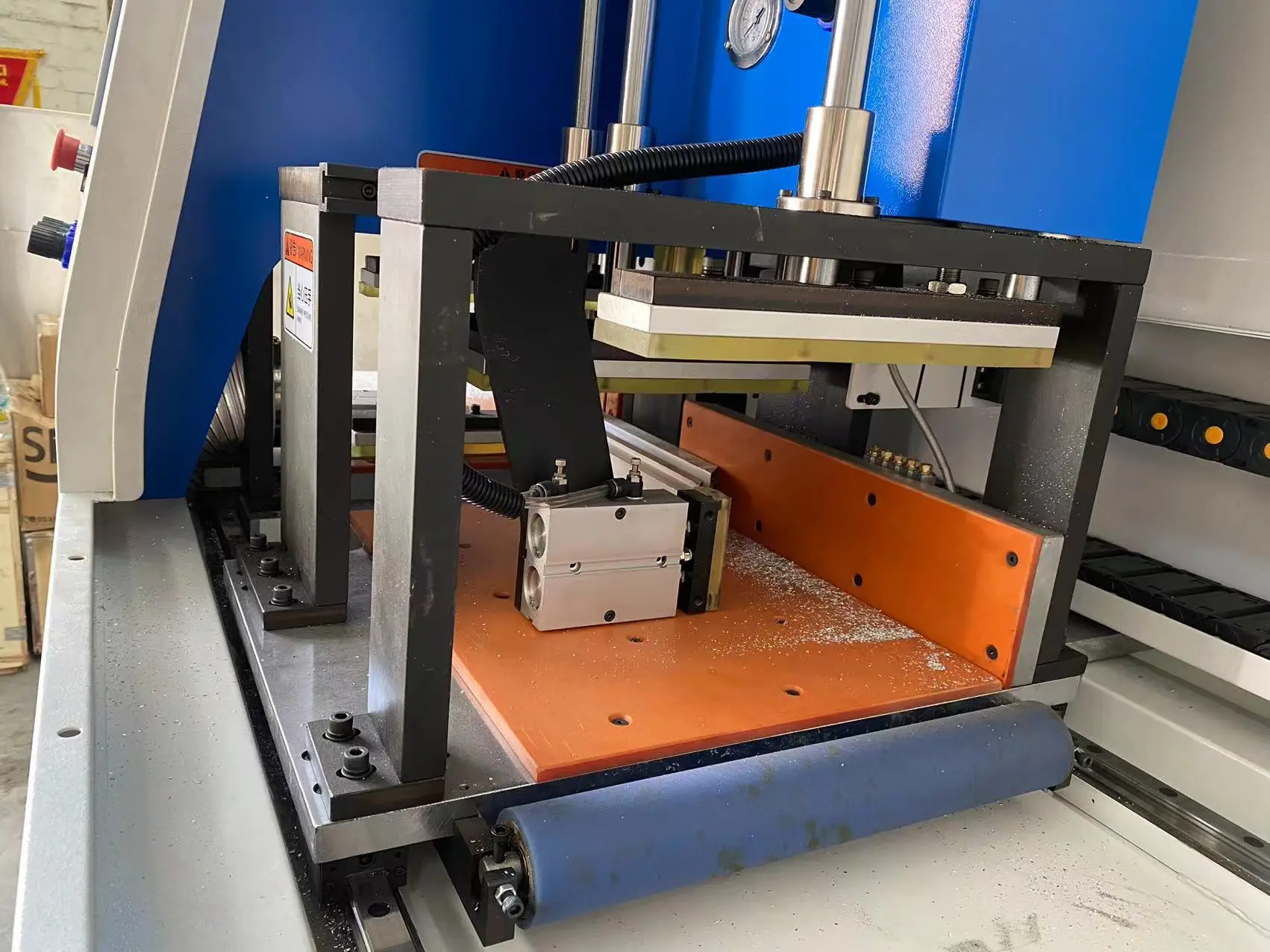 CNC Full Automatic Servo PLC Control Aluminum Profile Window Door Cutting Sawing Machine