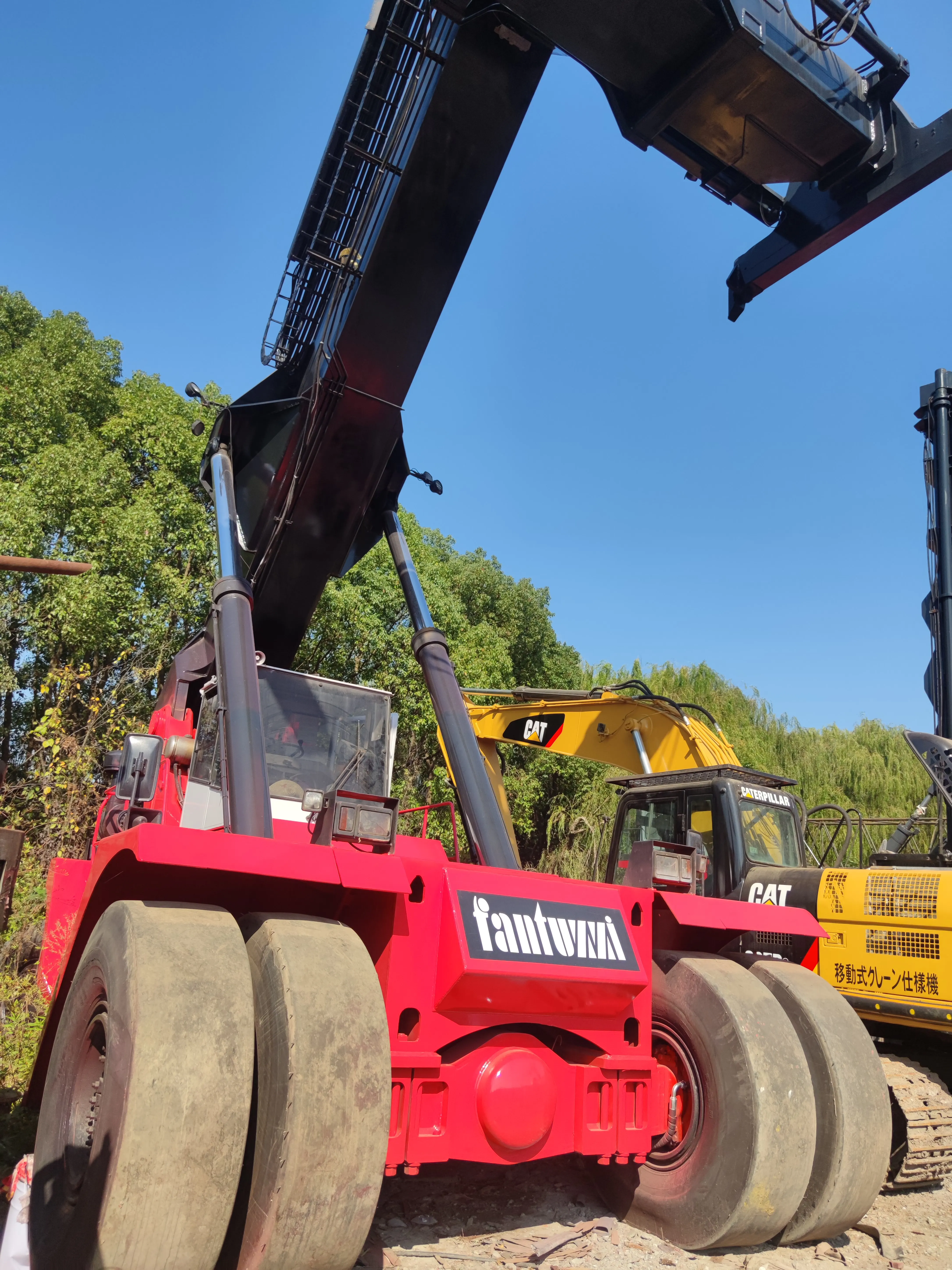 Used Container reach stacker FANTUZZI CS45 CS45M