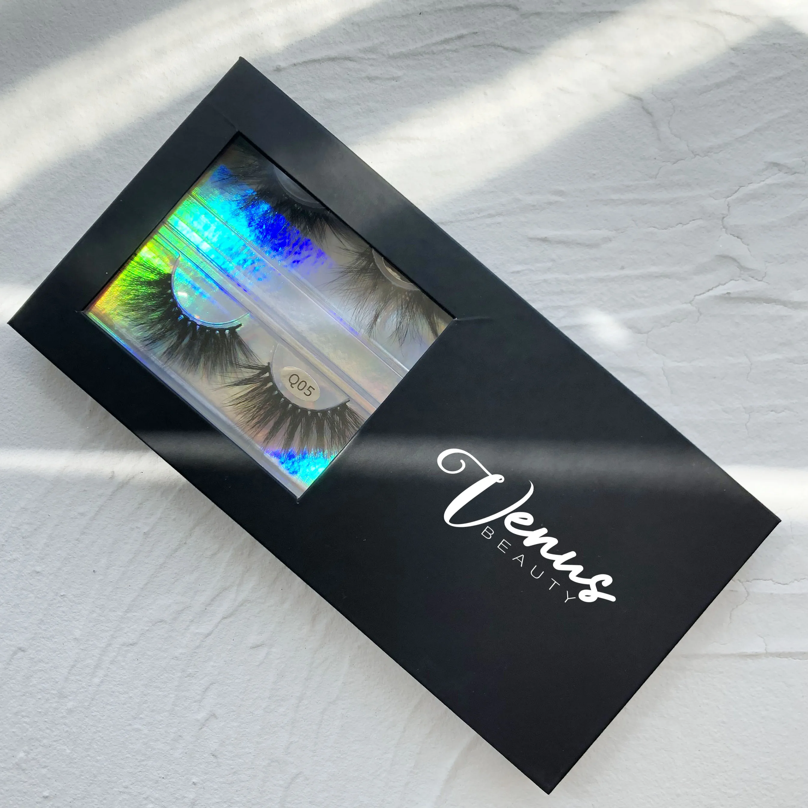 iShero eyelash supplies 5d mink lashes short 3d mink eyelashes with black eyelash packaging