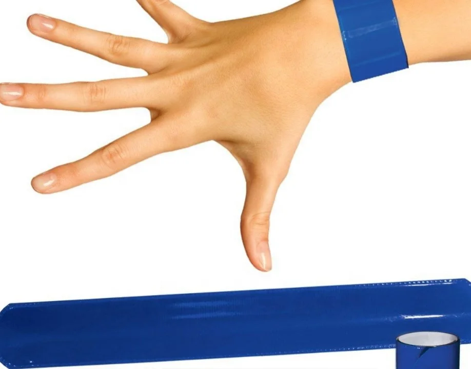 glow in dark high visibility pvc slap wristband with logo Highly Reflective Wearable Wrist/Ankle Bands Snap Safety Armbands