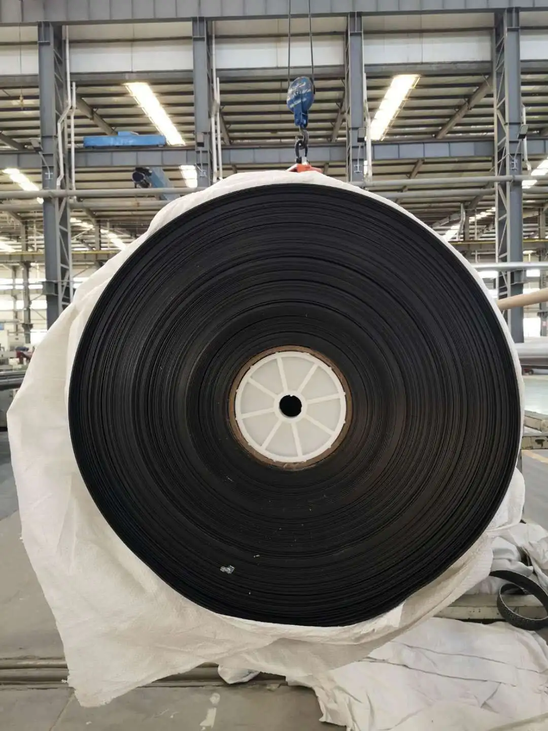 0.5mm-2mm low cost astm smooth hdpe geomembrane price in pakistan waterproofing pond liner geomembrane