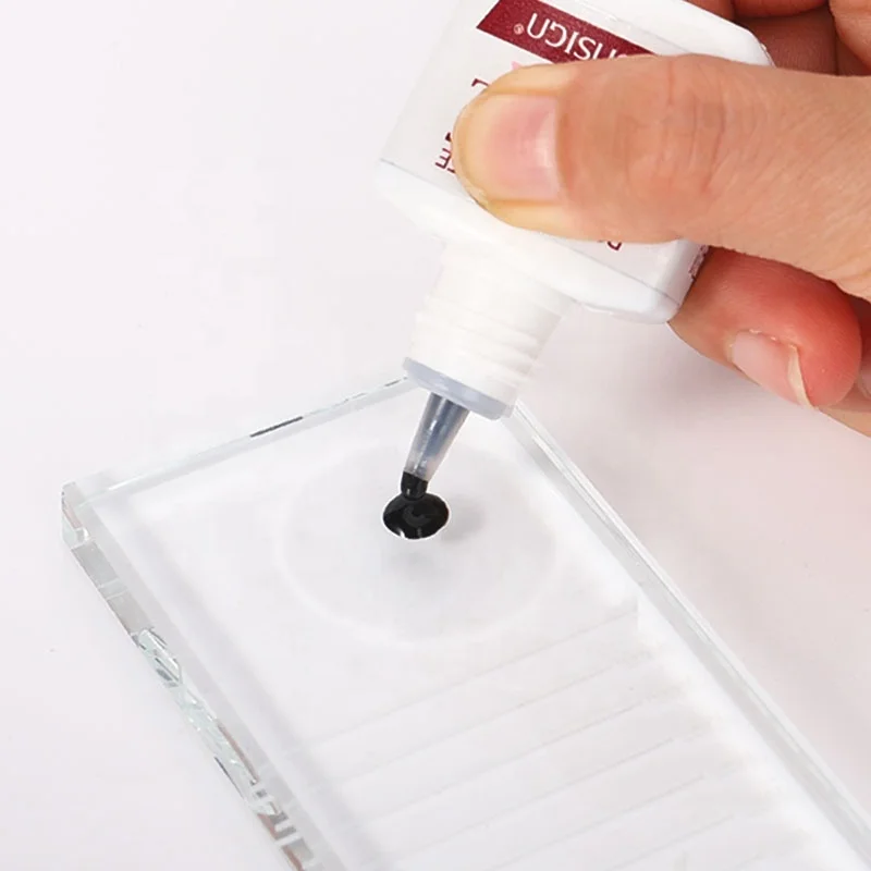 Waterproof 0.3 0.5s Wholesale Fast Dry Eyelash Extension 8 Week Lash Glue Adhesive Strong Hold Black Eyelash Glue Oil Resistant