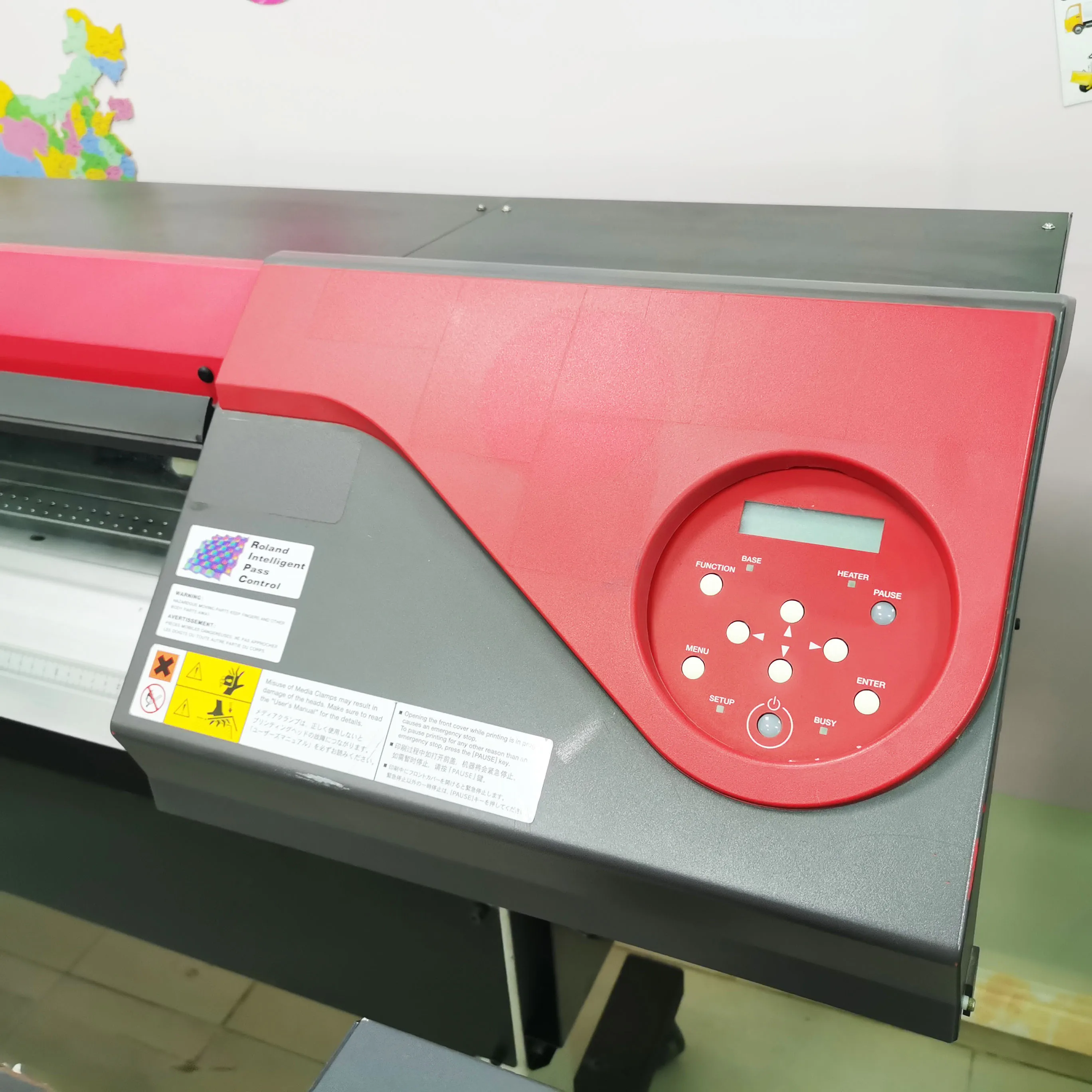 Бывший в употреблении принтер Roland RF640, цифровой принтер для печати на одежде, настраиваемый принтер для печати на ткани и футболках