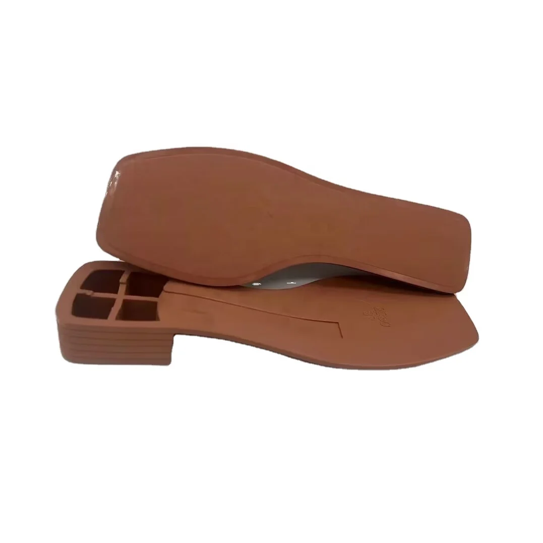 Женские босоножки с квадратным носком из ТПУ