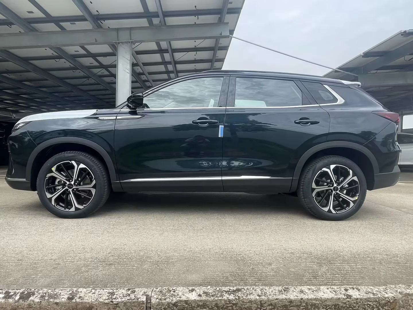 Hybrid 5 Seats SUV Car Dongfeng Aeolus Haoji HEV Car In 1044 km Endurance Mileage