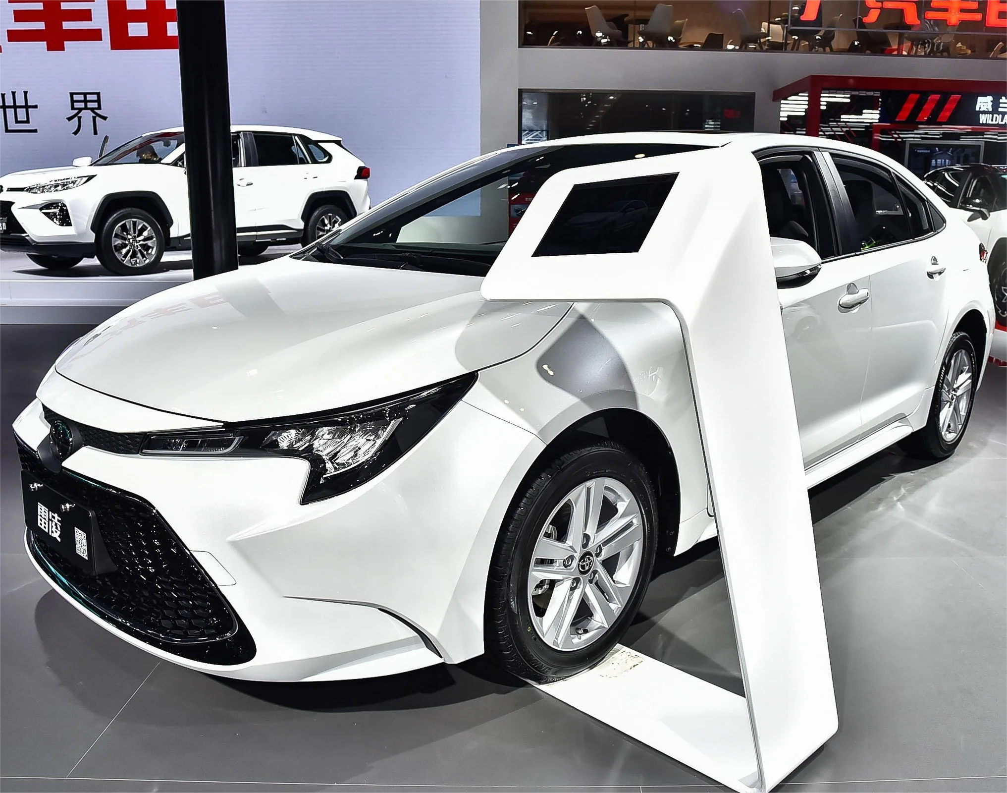 Chinese Hybrid Gasoline Sedan Car TNGA 1.5L Twin Engine 1.8L Luxury Sports Used Cars Toyota Levin 2023