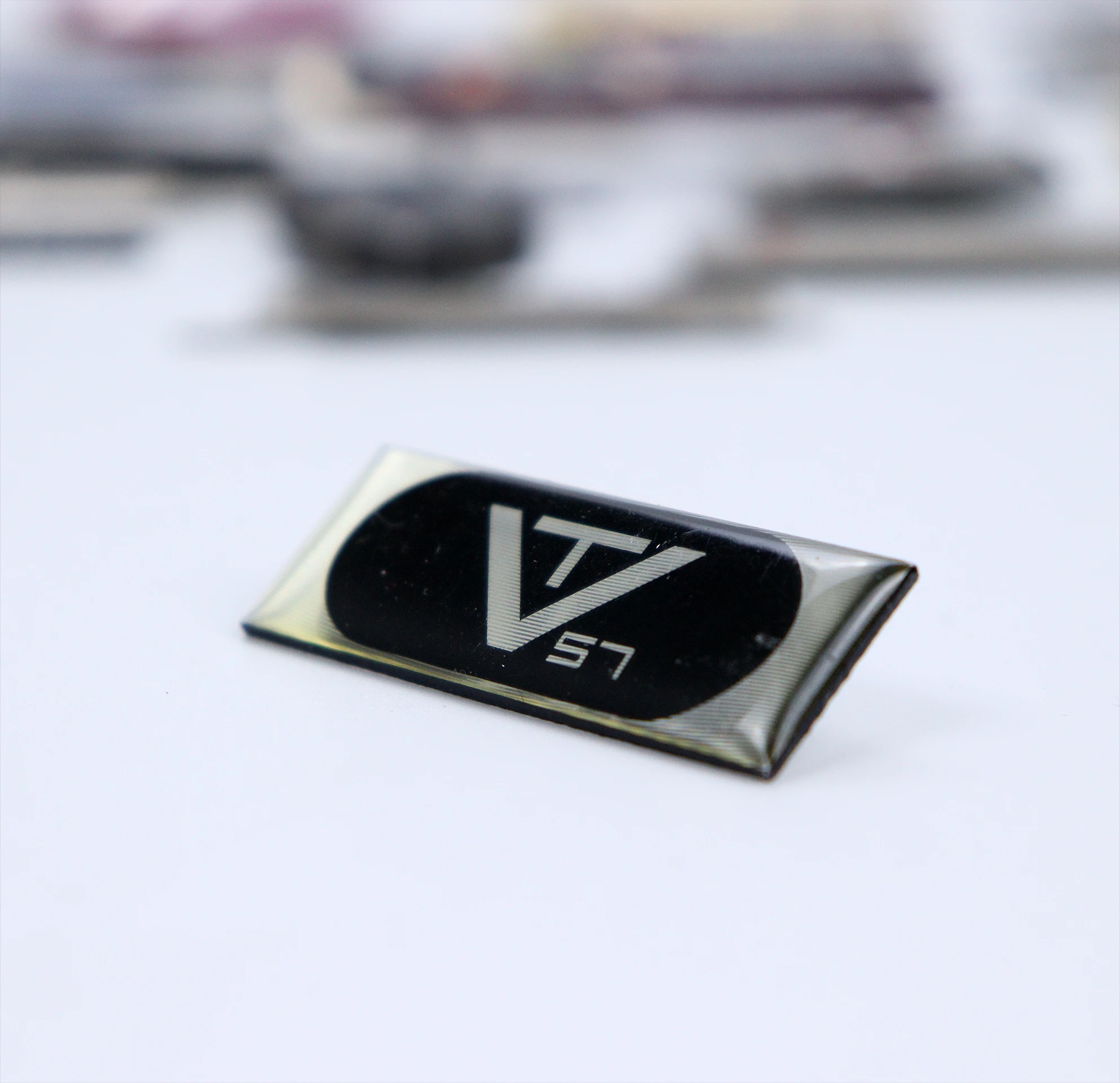 Custom Metal Logo Label Tags for Handbags ODM OEM for Bag Category Badges metal logo custom