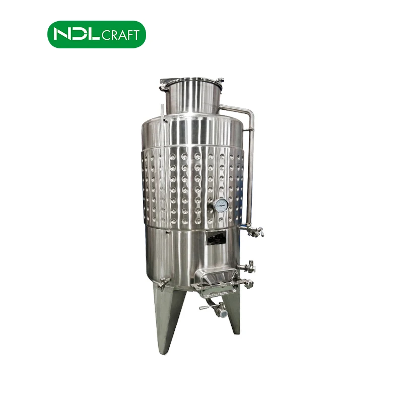 
China manufacturer stainless steel wine fermentation equipment wine making tanks. 