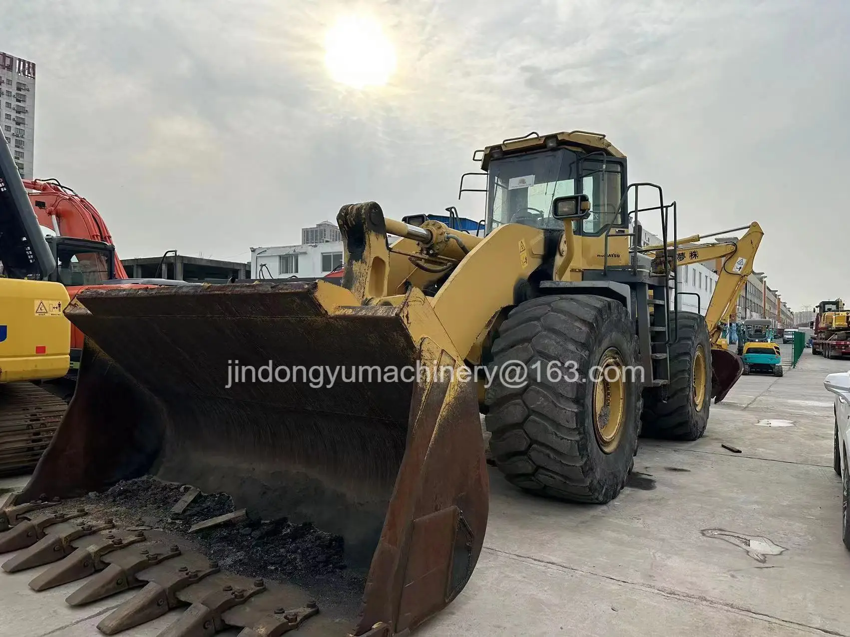 The Komatsu WA600-3 front wheel loader from Japan is for sale and delivers consistent results with its large capacity