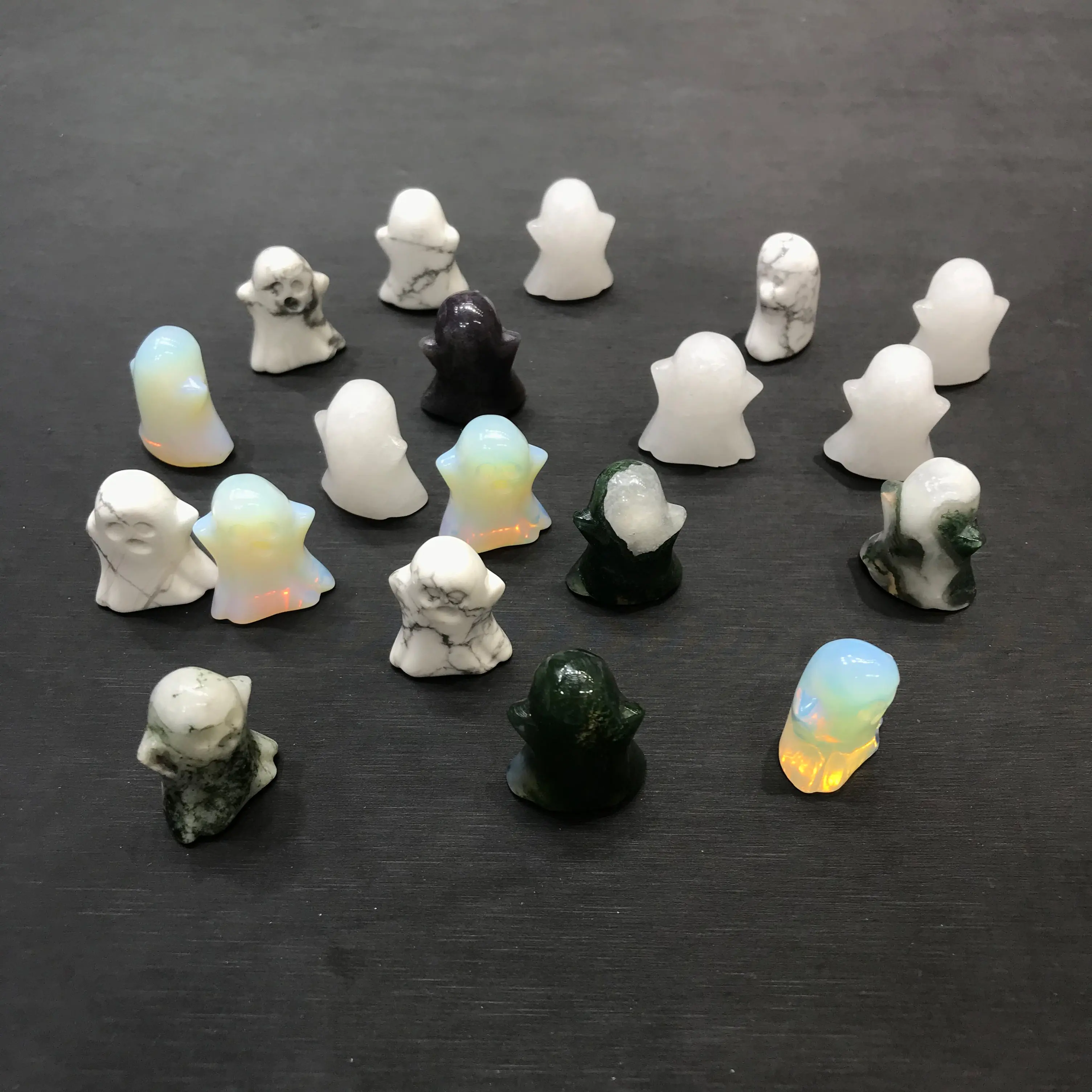 Natural High Quality Mini Moss Agate Clear Quartz Howlite Opalite Crystals Halloween Ghost For Pendant Decoration