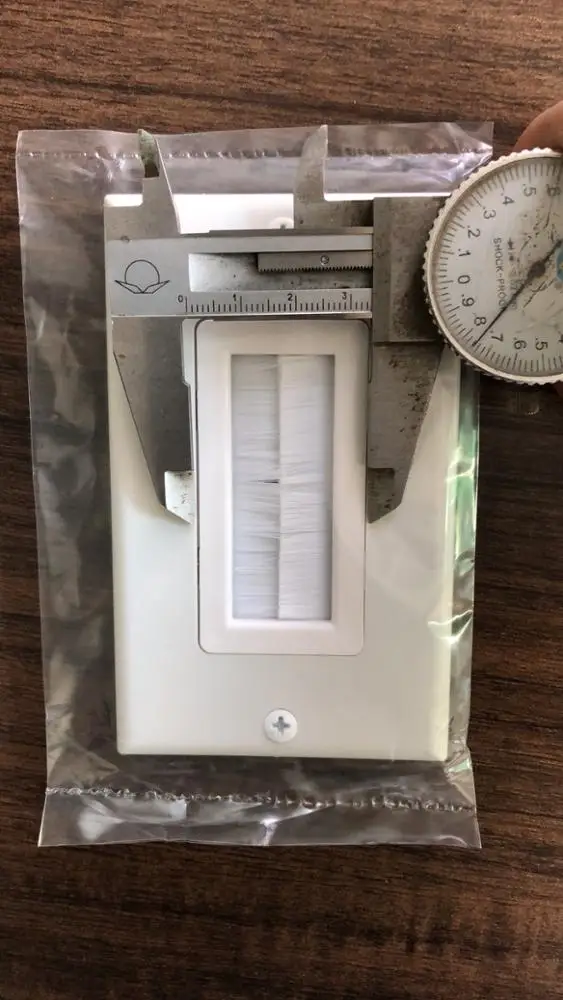 Single Gang White with white color brush  wall plate USA standard